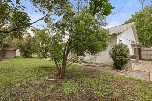 Building Photo - 12136 Shallot St