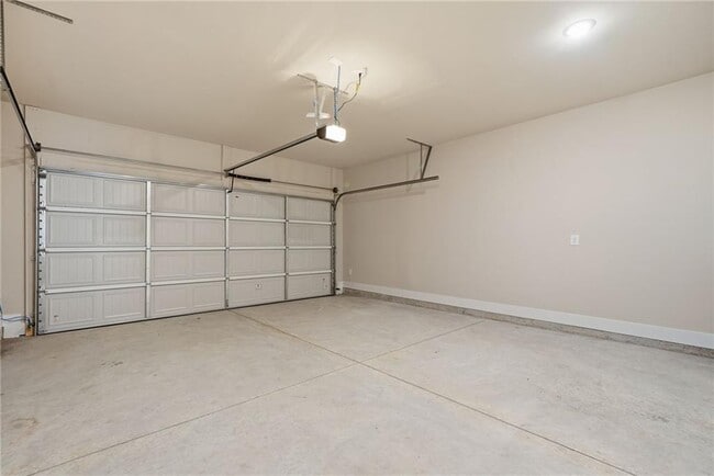 Building Photo - 5728 Urban Vlg Wy