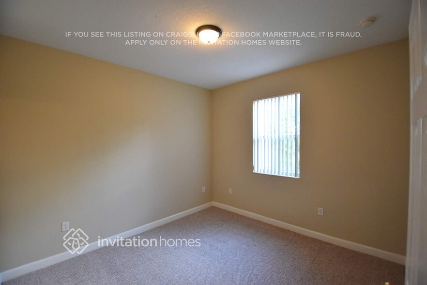 Building Photo - 20769 NE 10th Ct