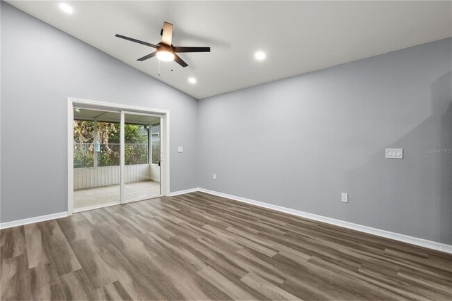 Building Photo - 460 Martigues Dr