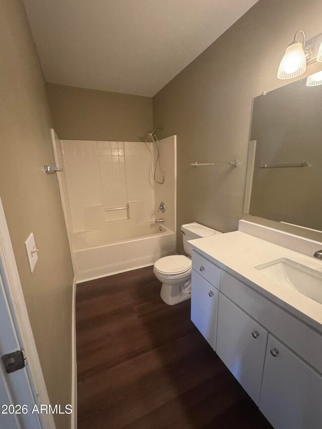 Building Photo - 1295 N Ash St