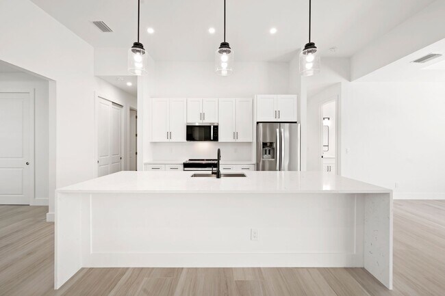 Building Photo - 1523 NW 34th Ave