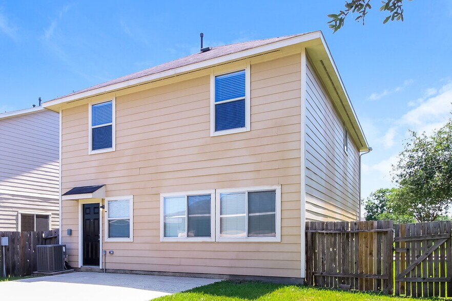 Building Photo - 11823 Princess Garden Way