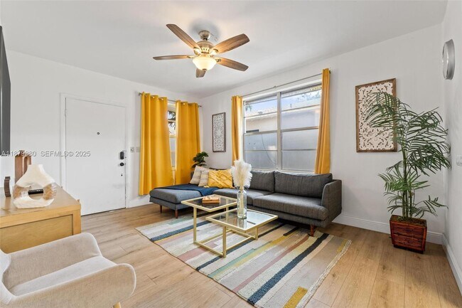 Building Photo - 2453 SW 17th St