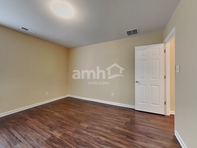 Building Photo - 1432 Cantwell Ct