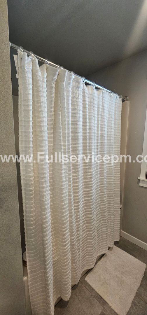 Building Photo - Newer Incredible home with all the amenities!