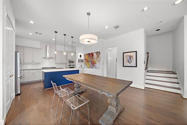 Building Photo - 1005 Bingham St