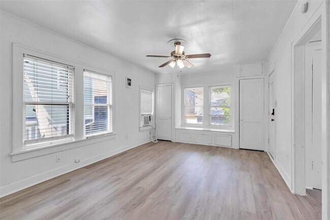 Building Photo - 1133 W Clay St