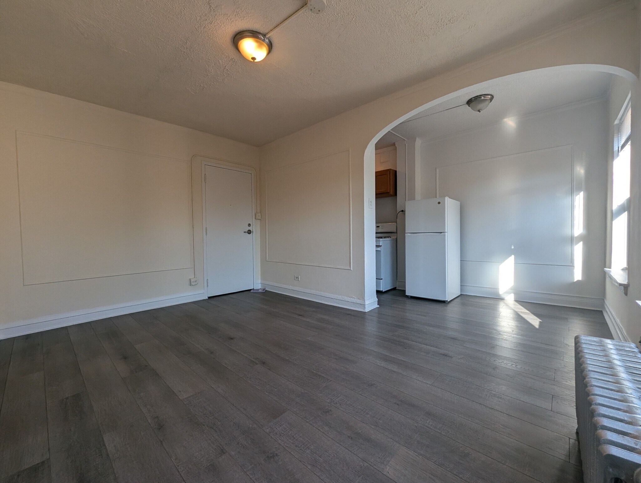 Building Photo - 5425 N Kenmore Ave