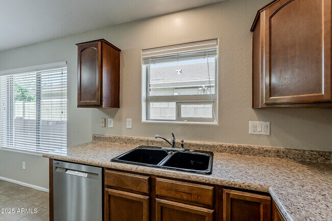 Building Photo - 7358 N 72nd Ave