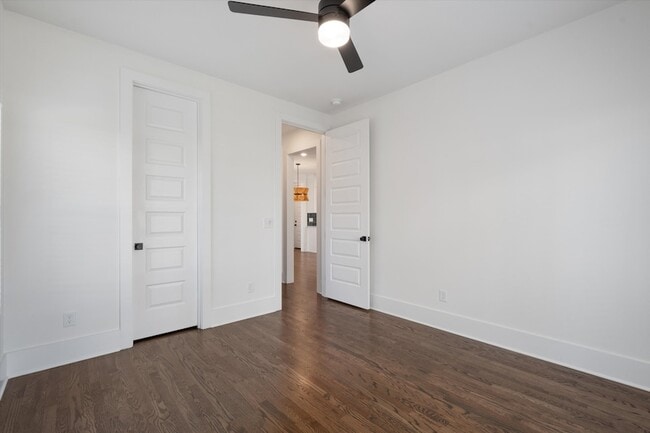 Building Photo - 1802 10th Ave N