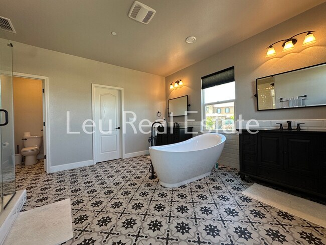Building Photo - 5256 Florentino Lp