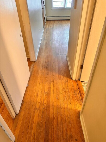 Building Photo - 2435 W 123rd St