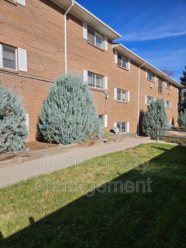 Building Photo - 2223 8th Ave