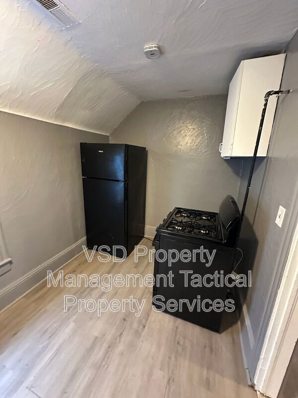 Building Photo - 2180 W 83rd St