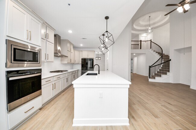 Building Photo - 20926 White Rock Crk Dr