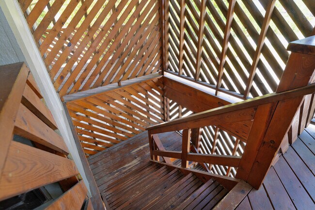 Building Photo - 16446 Clarkson Dr