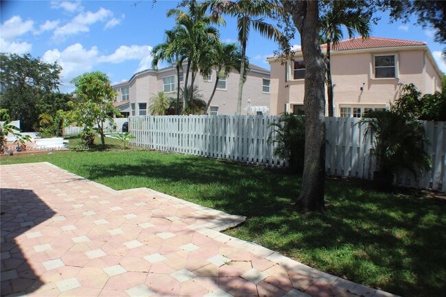 Building Photo - 4955 SW 166th Ave