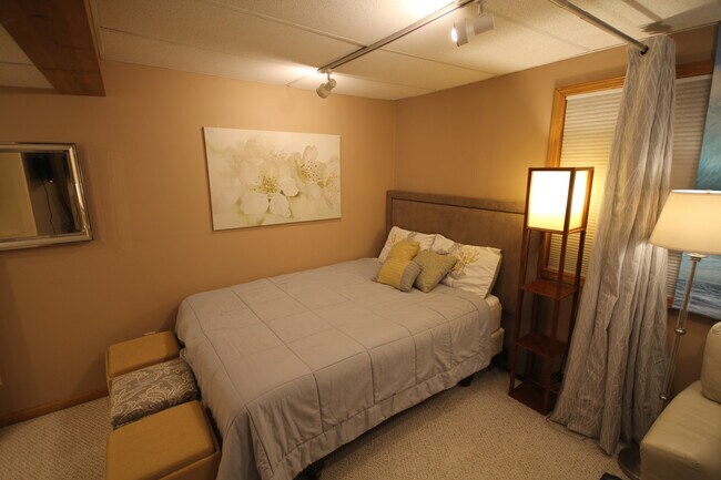 Building Photo - 289 Lionel Ln