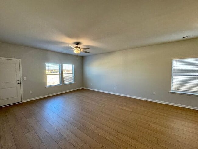 Building Photo - MOVE IN SPECIAL-NEW CONSTRUCTION-FENCED YARD