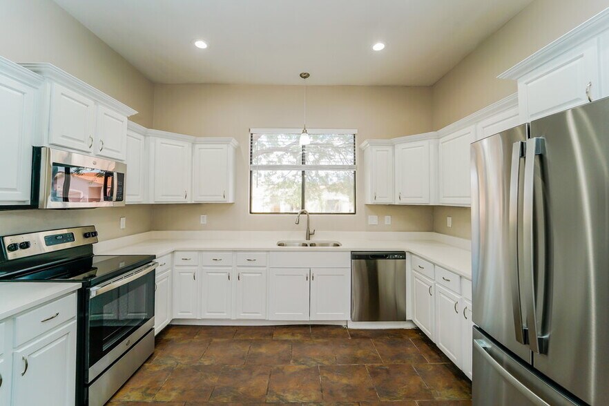 Building Photo - 7380 E Poinciana Pl