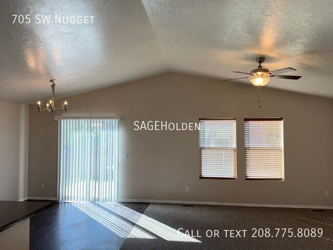 Building Photo - 705 SW Nugget-