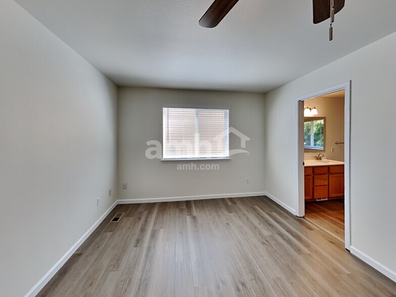 Building Photo - 17712 2nd Ave Ct E