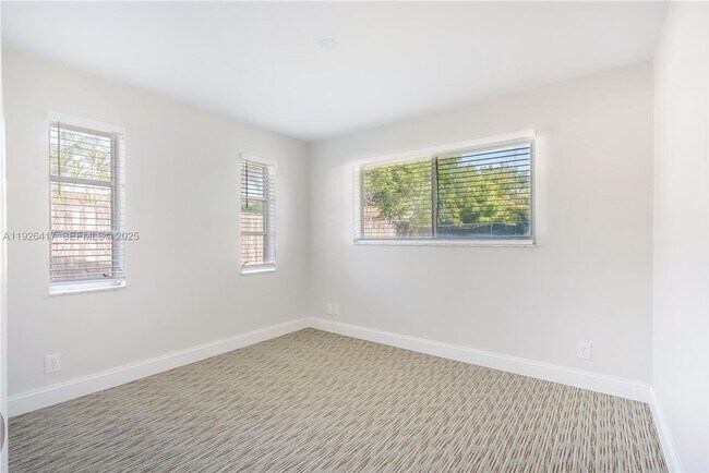 Building Photo - 8172 NW 67th Ave