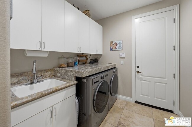 Building Photo - 104 Azzuro Dr