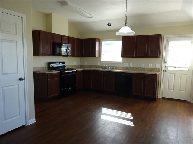 Building Photo - 16355 Royal Fort Ln