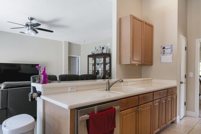 Building Photo - 5145 Marbella Isle Dr