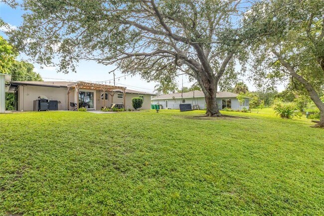 Building Photo - 2586 Auburn Blvd