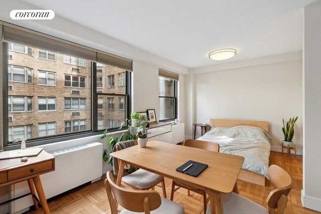 Building Photo - 35-41 E 38th St