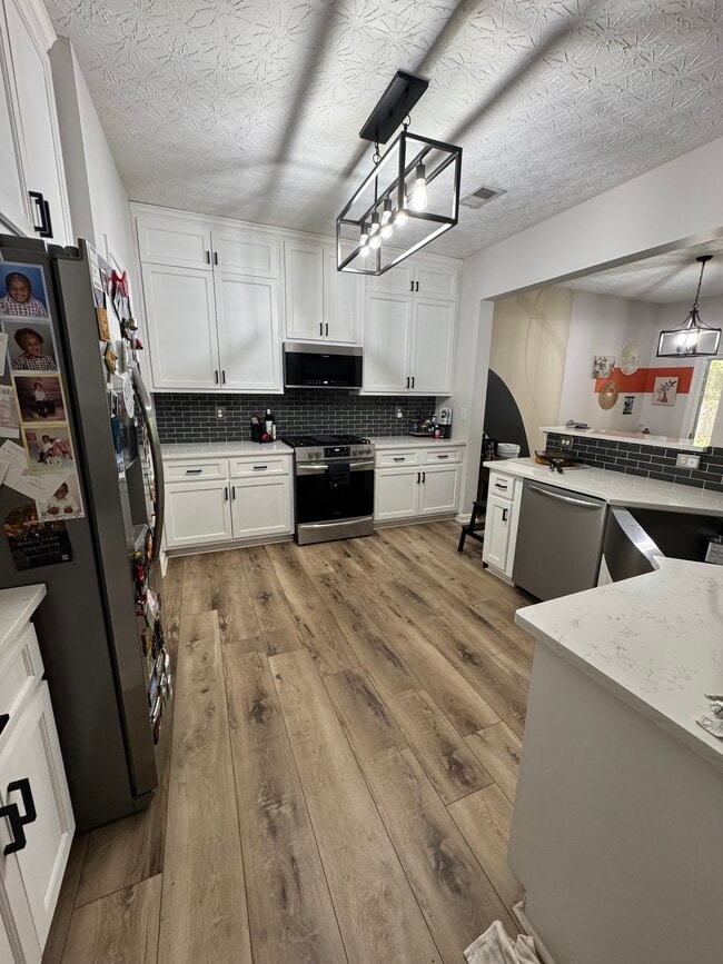 Primary Photo - 980 Mays Ln SW