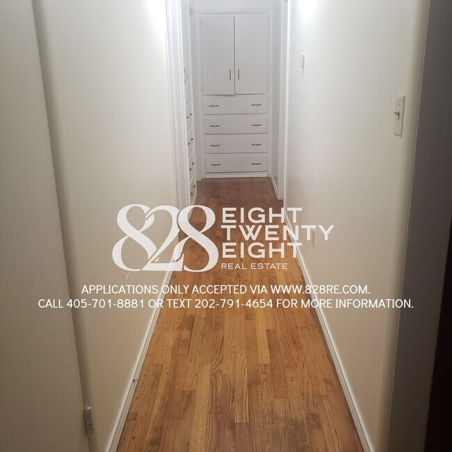 Building Photo - COMING SOON MID-FEBRUARY 2026! 4 bed/1 Bath House with an Awesome Backyard!