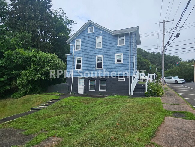 Primary Photo - 33 Evergreen Ave