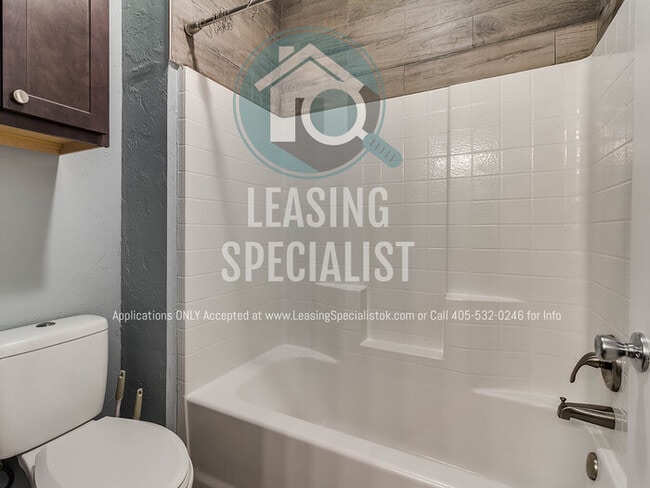 Building Photo - Central Norman 4 Bed 3 Bath House PRE-LEAS...