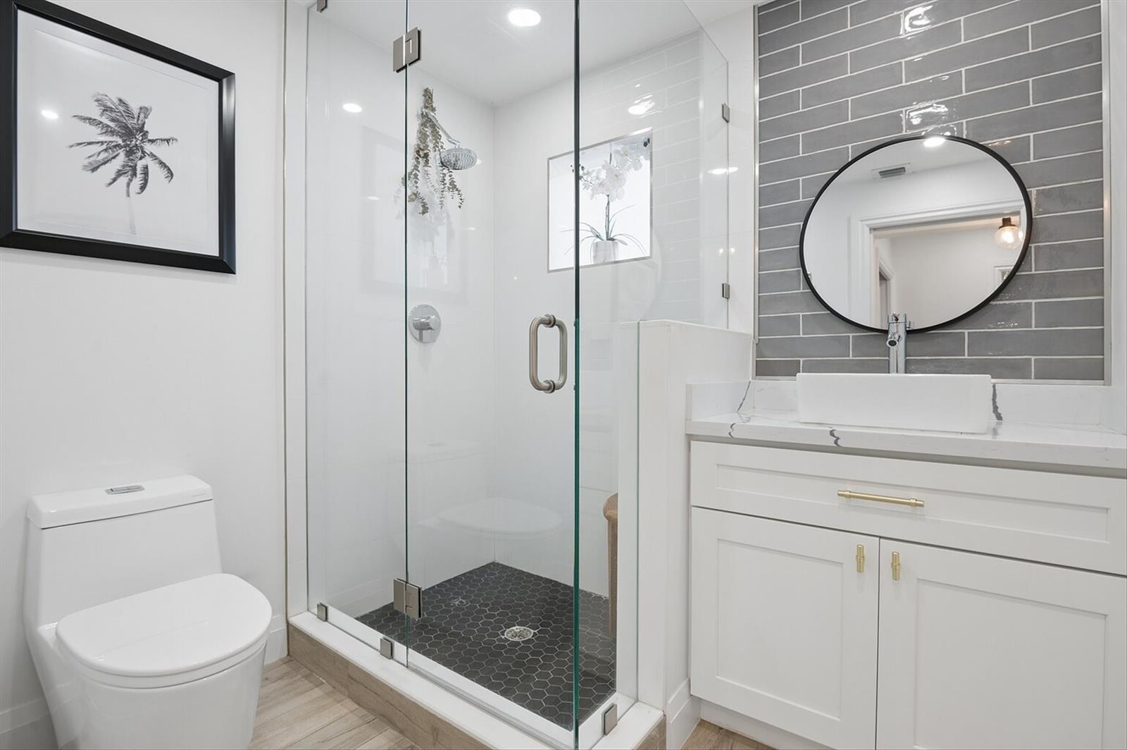 Building Photo - 600 SW 8th Ter