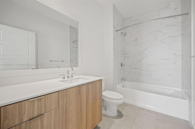 Building Photo - 2150 N Bayshore Dr