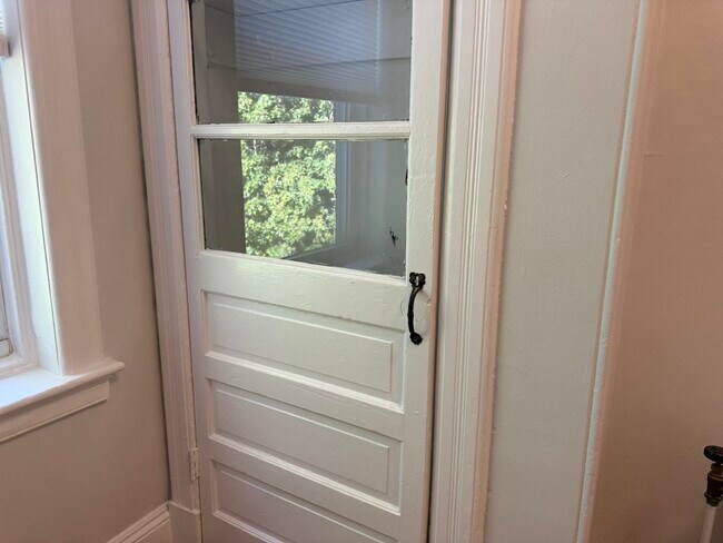 Building Photo - 60 Astor Pl