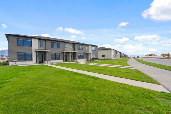 Building Photo - 904 S 850 W