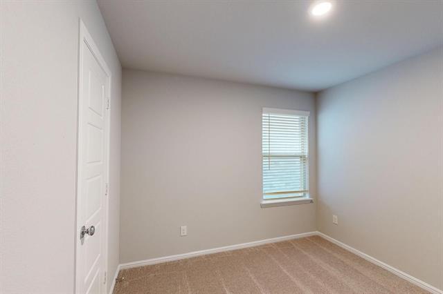 Building Photo - 422 Forsyth Dr