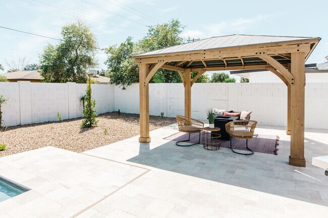 Building Photo - Spacious & beautiful home in Scottsdale wi...