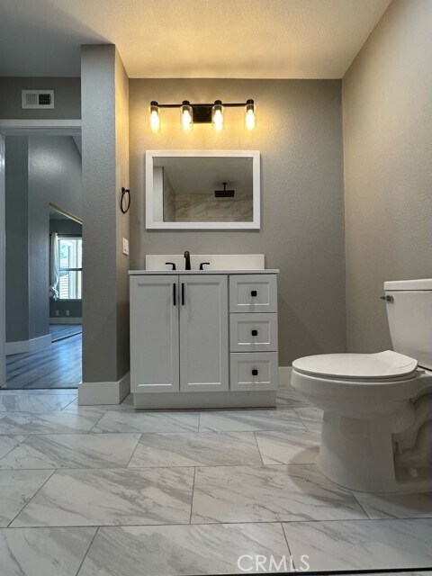 Building Photo - 33 Vassar Aisle