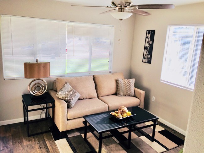 Interior Photo - King Court