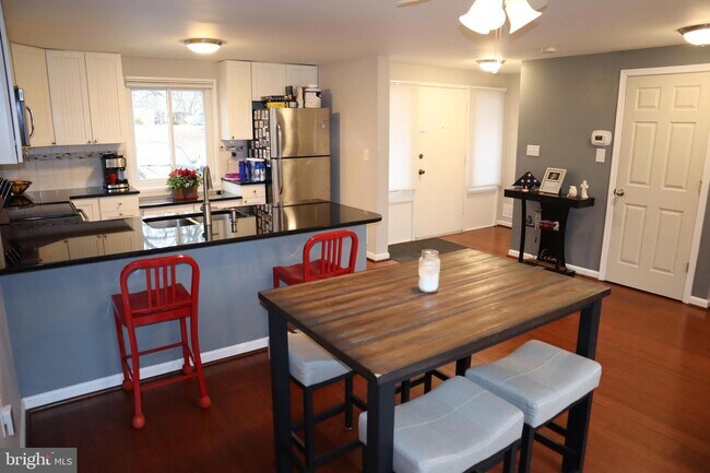 Building Photo - 10332 Watkins Mill Dr