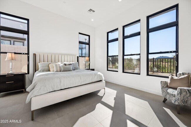 Building Photo - 12746 E Casitas Del Rio Dr