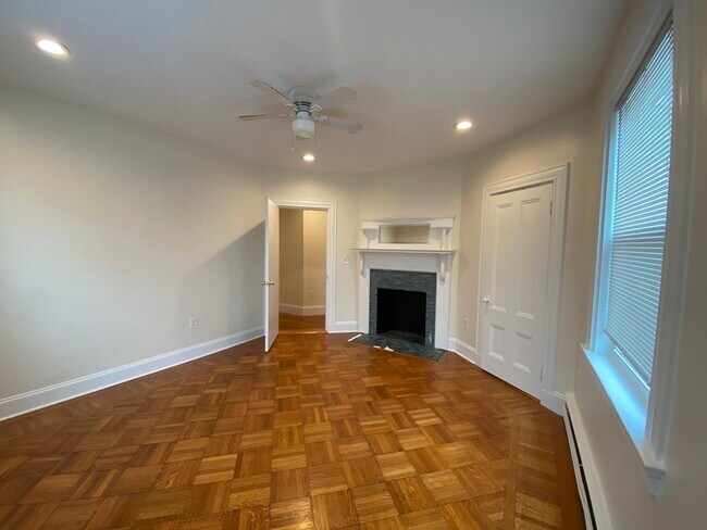 Building Photo - 90 Lyndhurst St