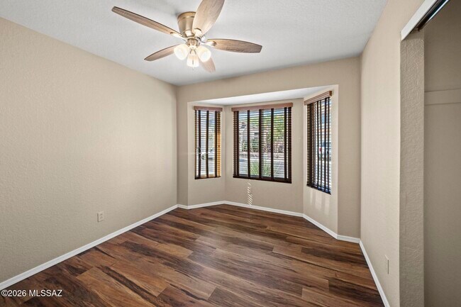 Building Photo - 3067 W Country Hill Dr