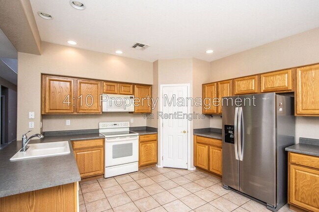 Building Photo - 951 E Bellerive Pl